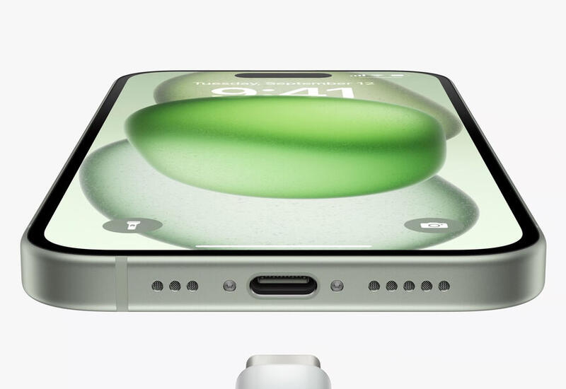 iPhone 15 ломаются
