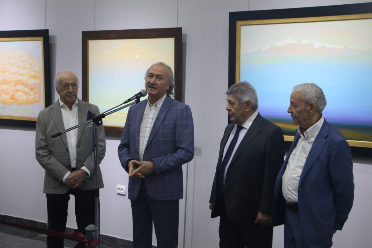 Персональная выставка Чингиза Фарзалиева в Узбекистане