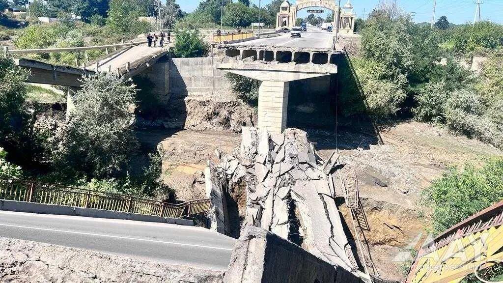 На месте обрушившегося моста в Хачмазе построят новый