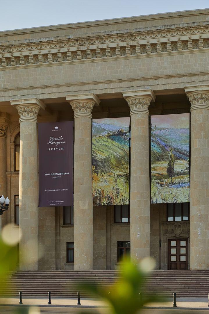 В Баку открылась мультисенсорная выставка Джамили Гаджиевой "Septem"