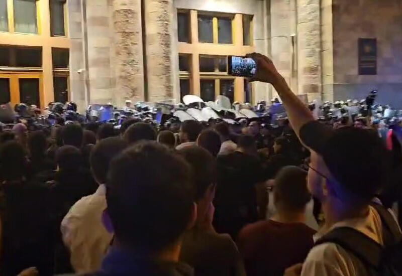 Столкновения с полицией в центре Еревана