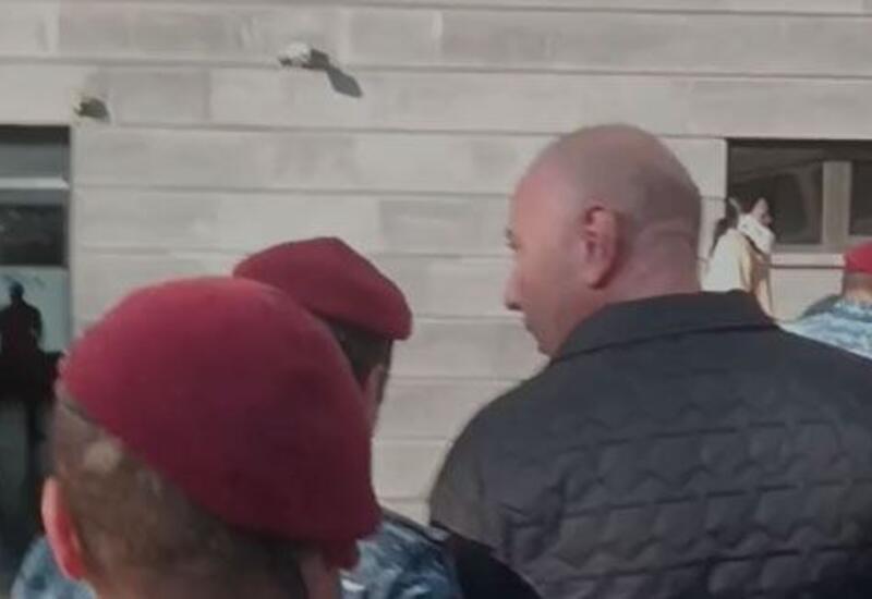 Полиция задержала в Ереване оппозиционного лидера