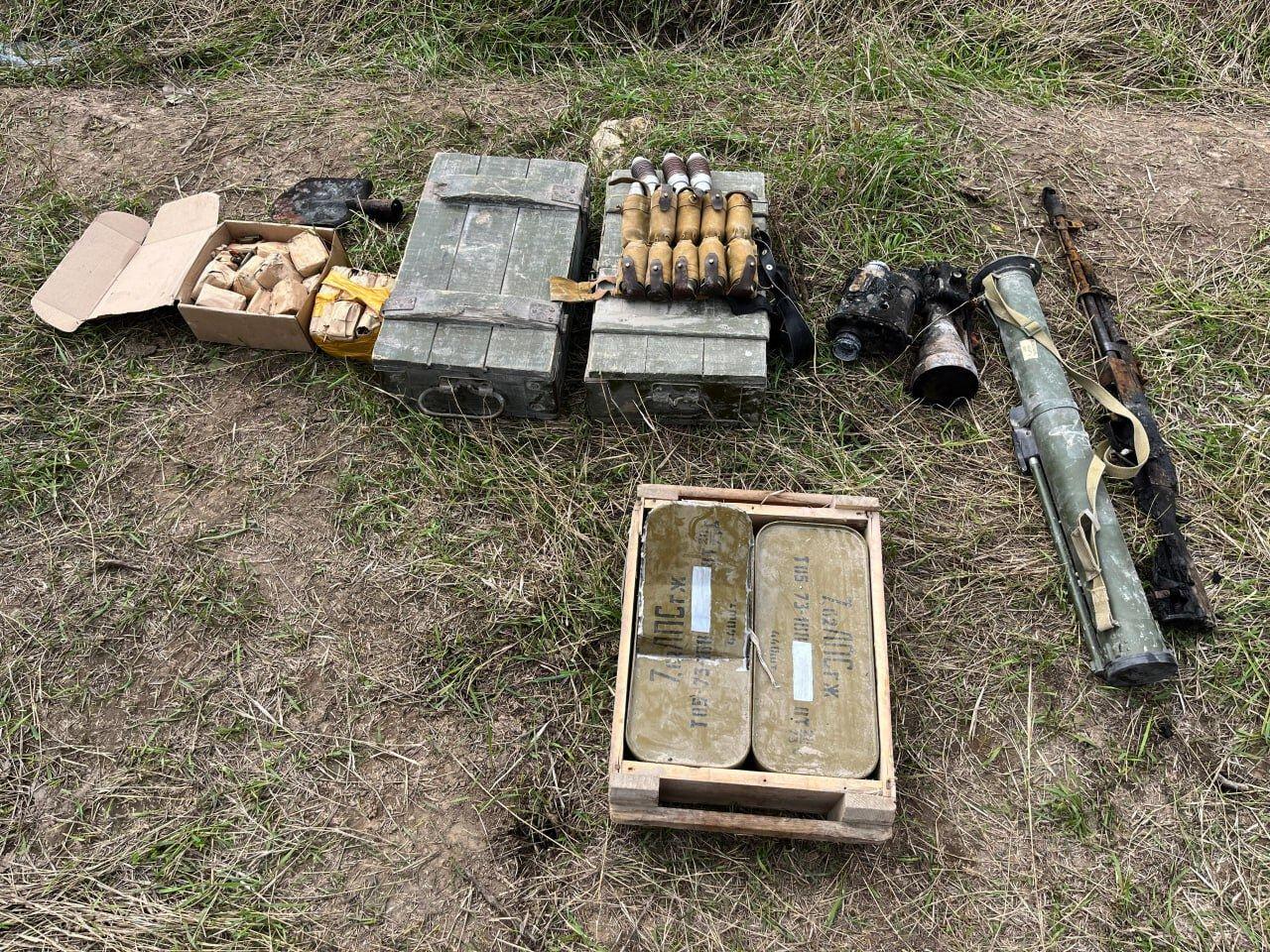 В Агдамском районе конфискована боевая техника, оружие и боеприпасы различного назначения