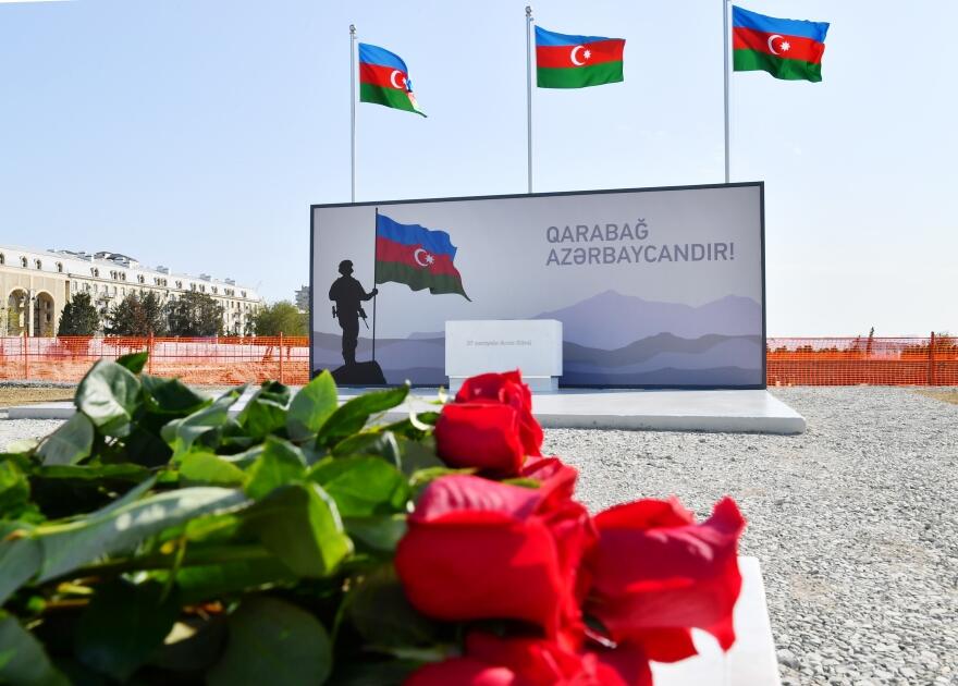 Президент Ильхам Алиев и Первая леди Мехрибан Алиева посетили в Баку строящийся Парк Победы