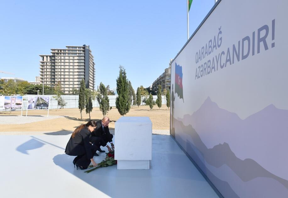 Президент Ильхам Алиев и Первая леди Мехрибан Алиева посетили в Баку строящийся Парк Победы