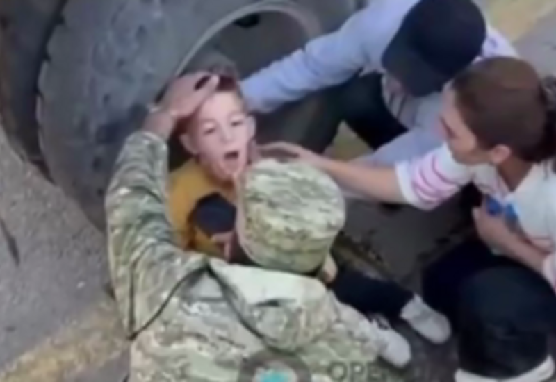 Hərbçilərimiz halı pisləşən erməni uşağa belə kömək etdilər