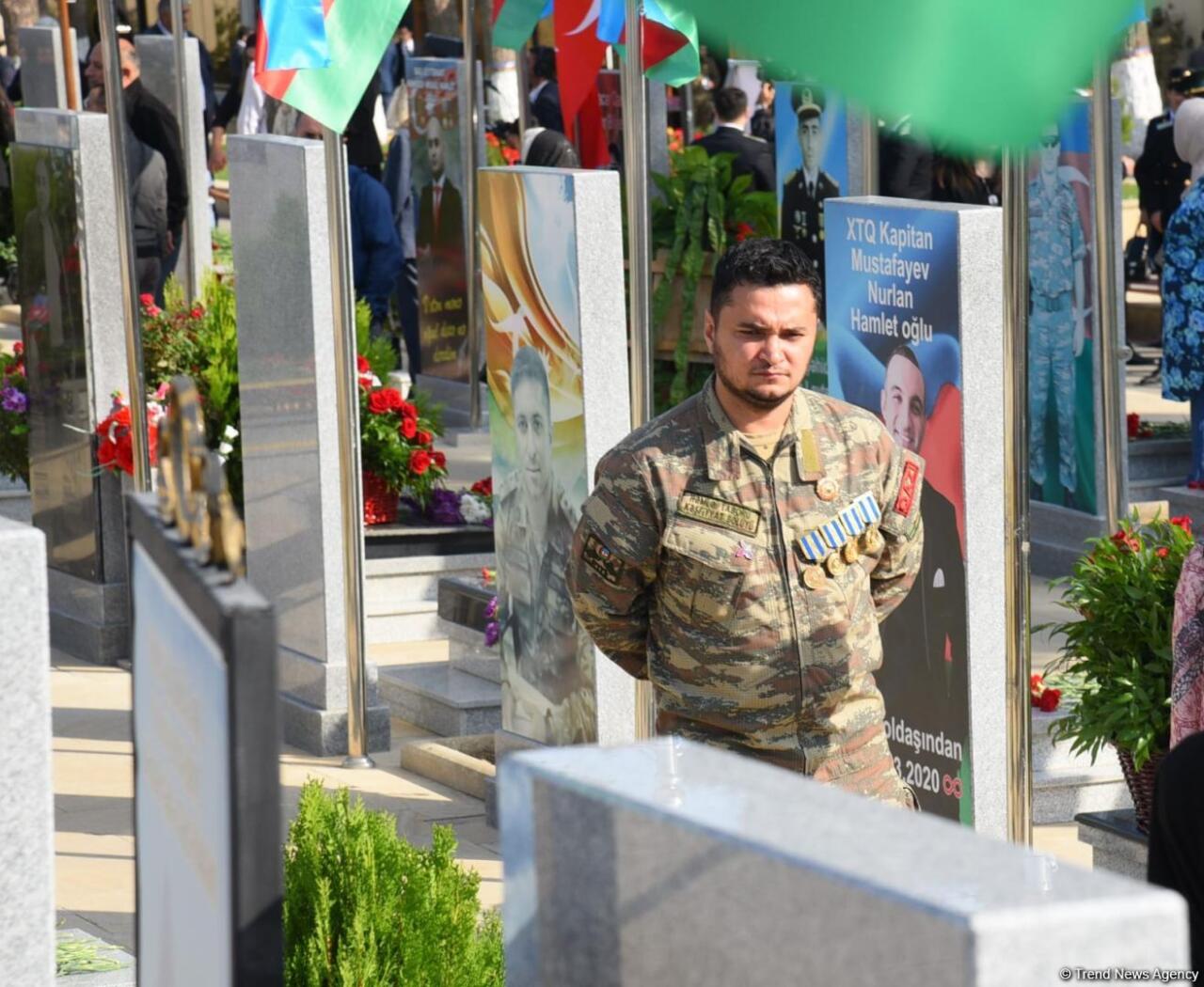 Азербайджанский народ чтит память шехидов Отечественной войны