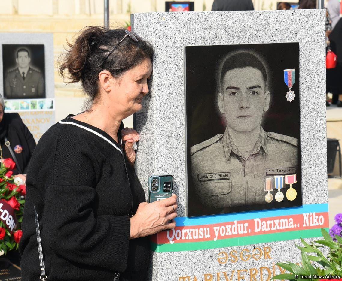 Азербайджанский народ чтит память шехидов Отечественной войны