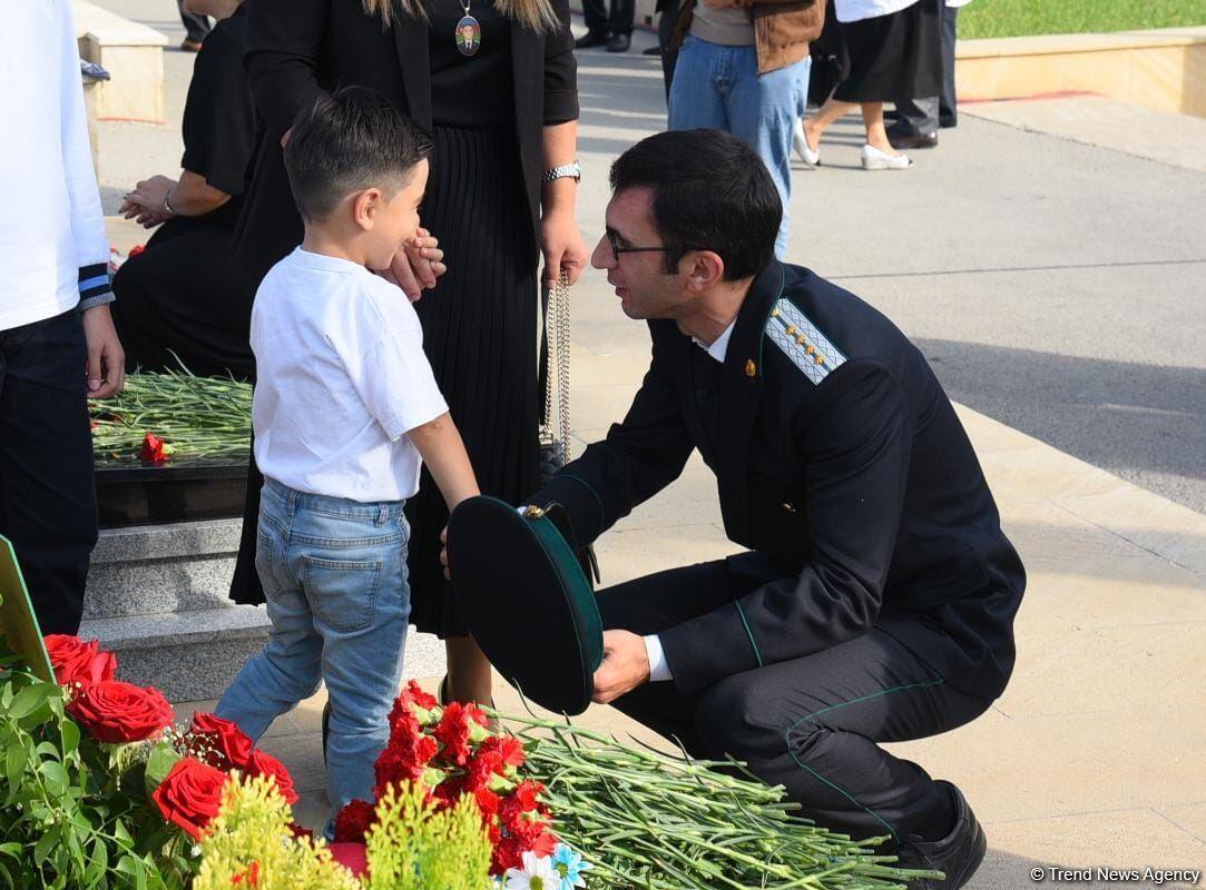 Азербайджанский народ чтит память шехидов Отечественной войны