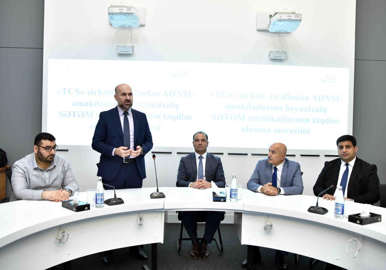 "TCS" şirkəti ADNSU-nun bir qrup müəlliminə SƏTƏM sertifikatları verdi