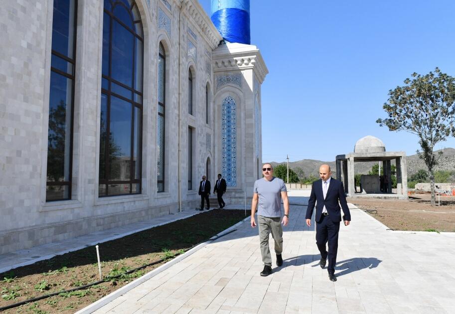 Президент Ильхам Алиев ознакомился с работами, проводимыми в Зангиланской городской мечети