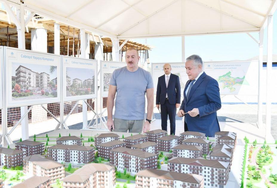 Президент Ильхам Алиев ознакомился со строительными работами в Джебраильском жилом комплексе