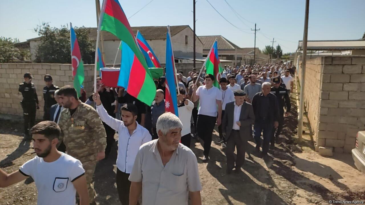 Останки пропавшего без вести 30 лет назад азербайджанского военнослужащего похоронили в Сальяне