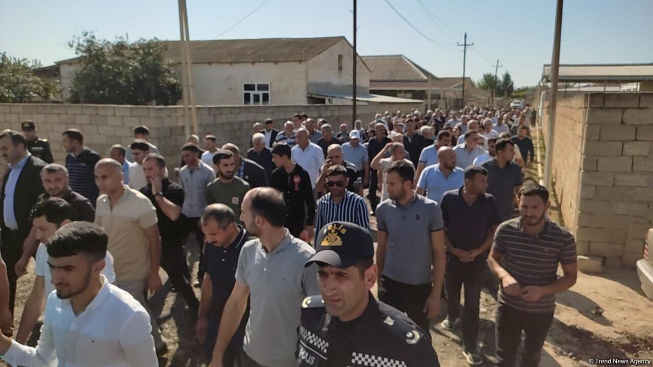 Останки пропавшего без вести 30 лет назад азербайджанского военнослужащего похоронили в Сальяне