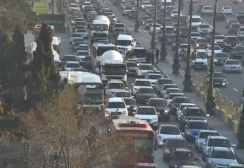 Bakıda bu yollarda tıxac var