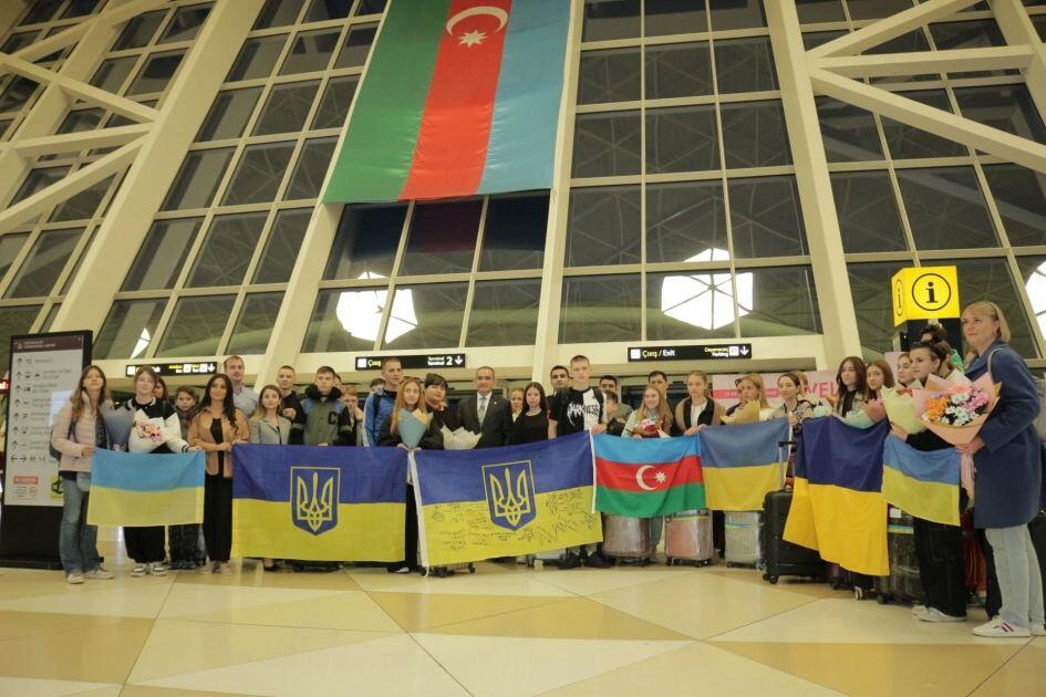 Еще 30 детей из Украины прибыли в Азербайджан в целях реабилитации