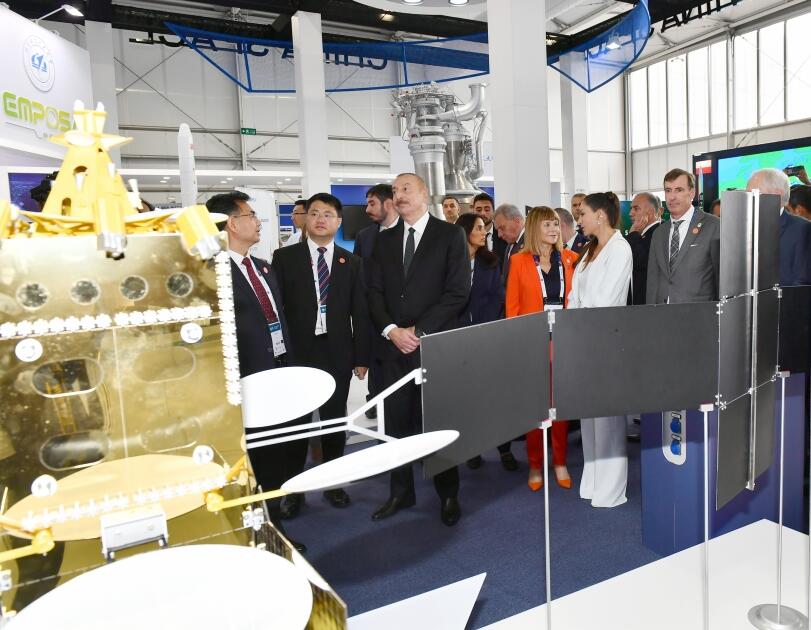 Президент Ильхам Алиев и Первая леди Мехрибан Алиева приняли участие в открытии выставки в рамках 74-го Международного астронавтического конгресса