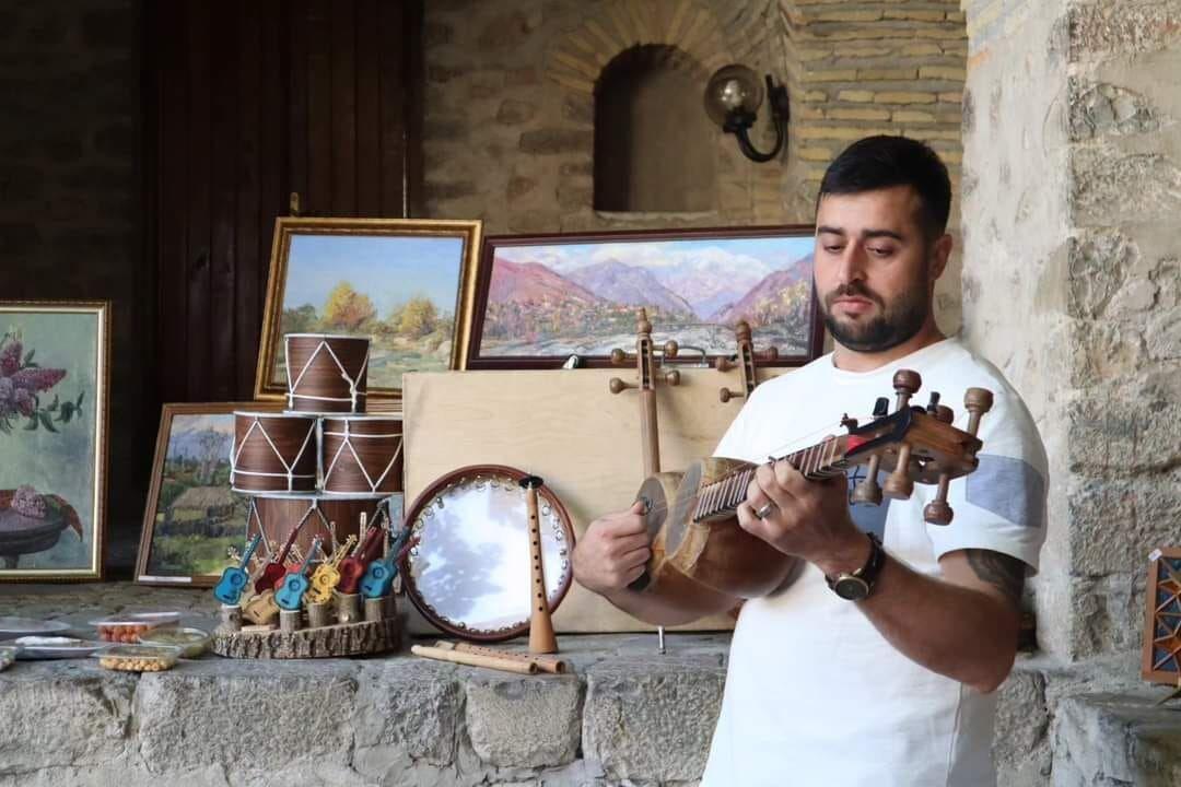 Улицы Шеки в древнем искусстве гурамы
