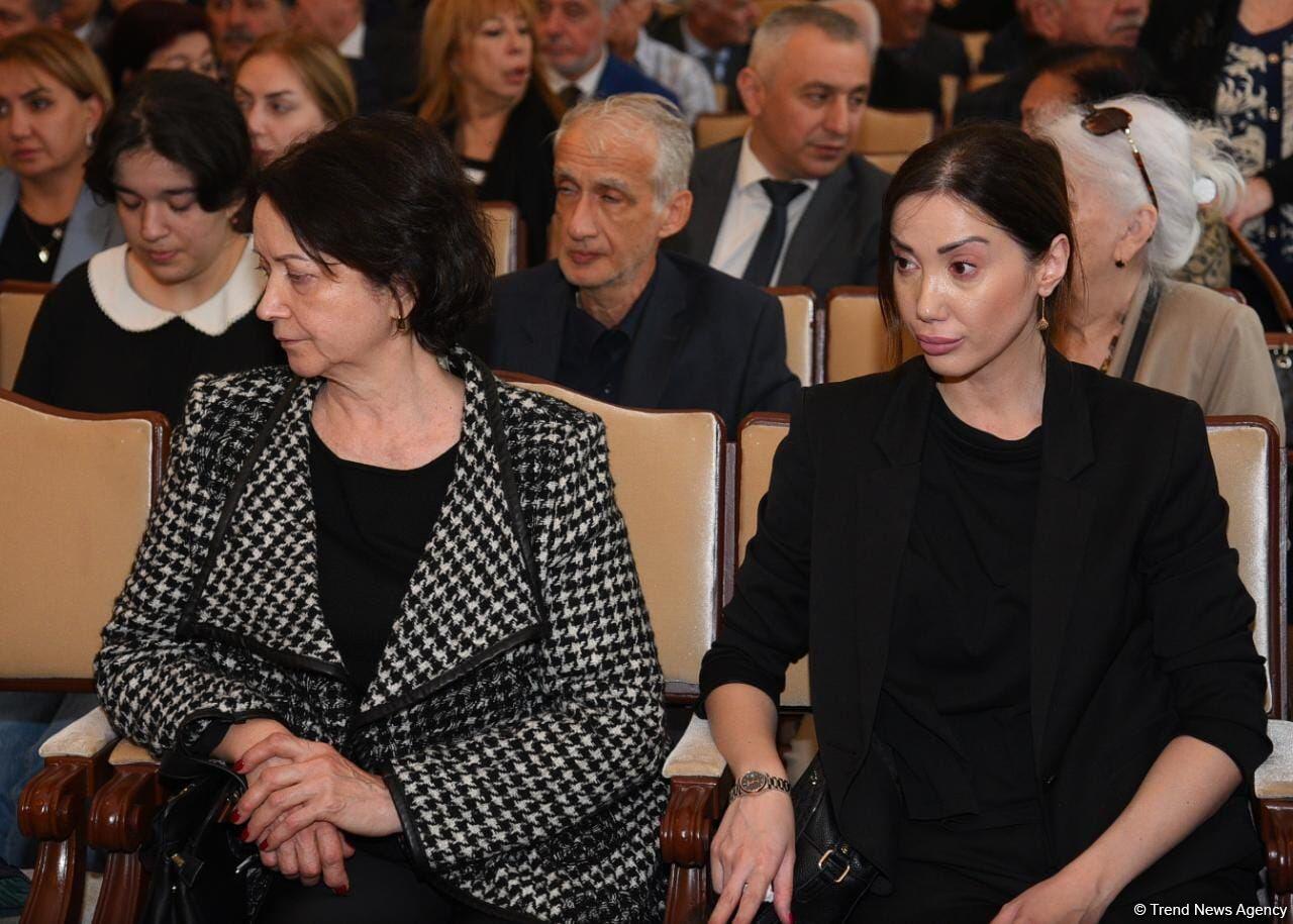 Прошла церемония прощания с Хошбахтом Юсифзаде