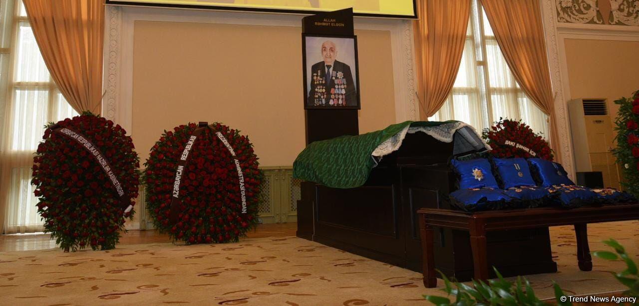 Прошла церемония прощания с Хошбахтом Юсифзаде
