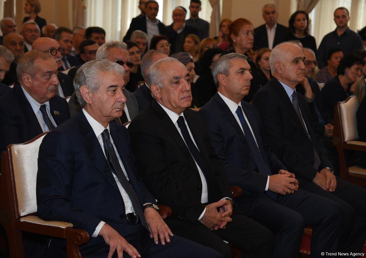 Прошла церемония прощания с Хошбахтом Юсифзаде