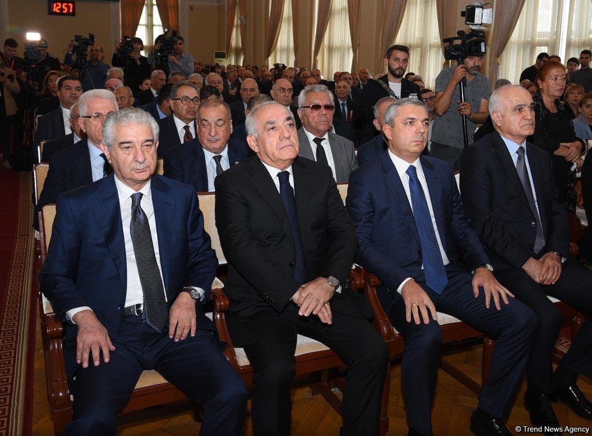 Прошла церемония прощания с Хошбахтом Юсифзаде