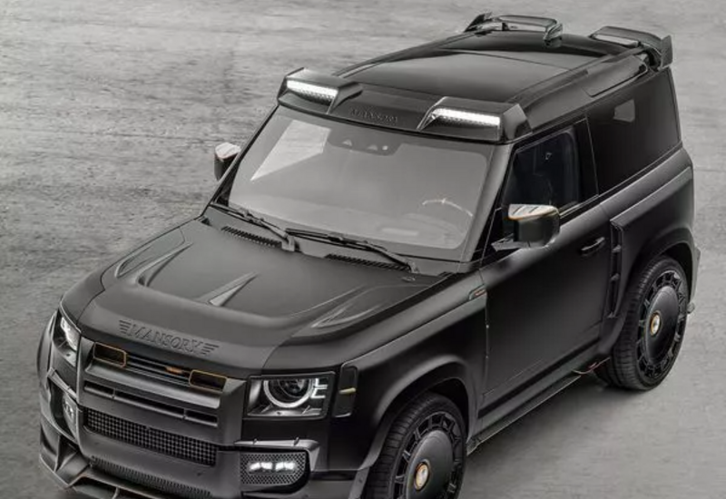 Land Rover Defender V8 Black Edition стал полностью черным