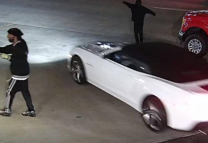 Массовый угон дорогих машин из автосалона в США