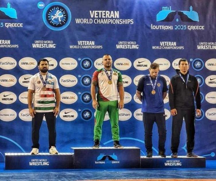 Dünya çempionatında Azərbaycanın veteran güləşçiləri bir dəst medal əldə edib