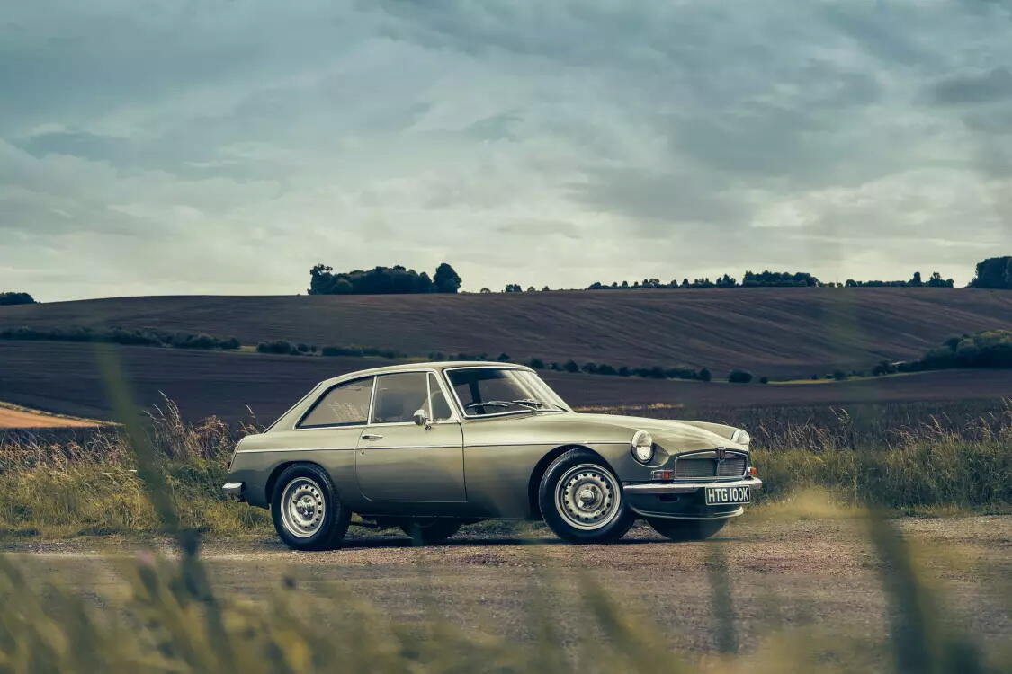 Классический спорткар MG MGB превратили в электрический рестомод