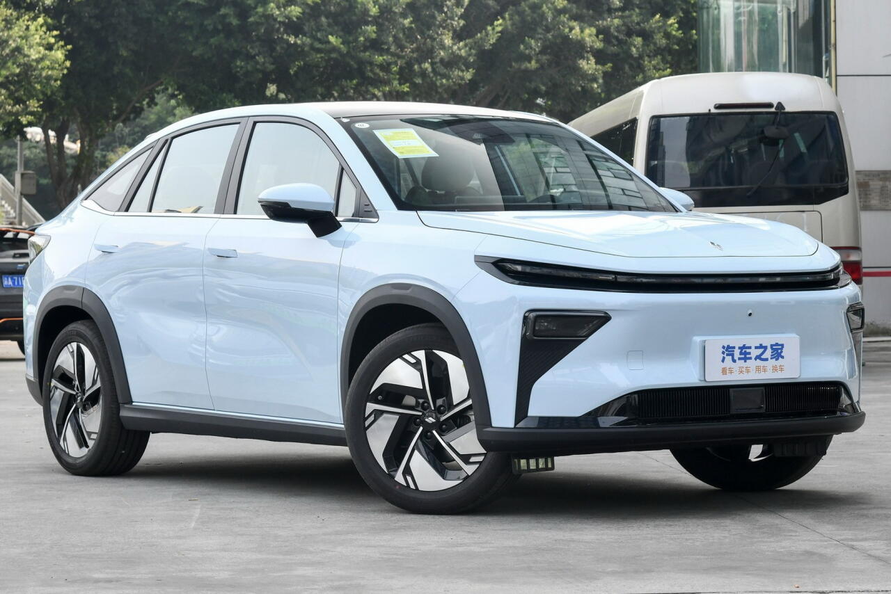 Geely начала продажи нового кросс-купе дешевле Tugella