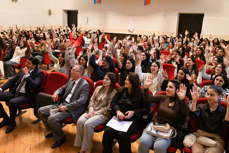 Европейская Азербайджанская Школа организует обучение по международной программе бакалавриата (IB) в высших учебных заведениях