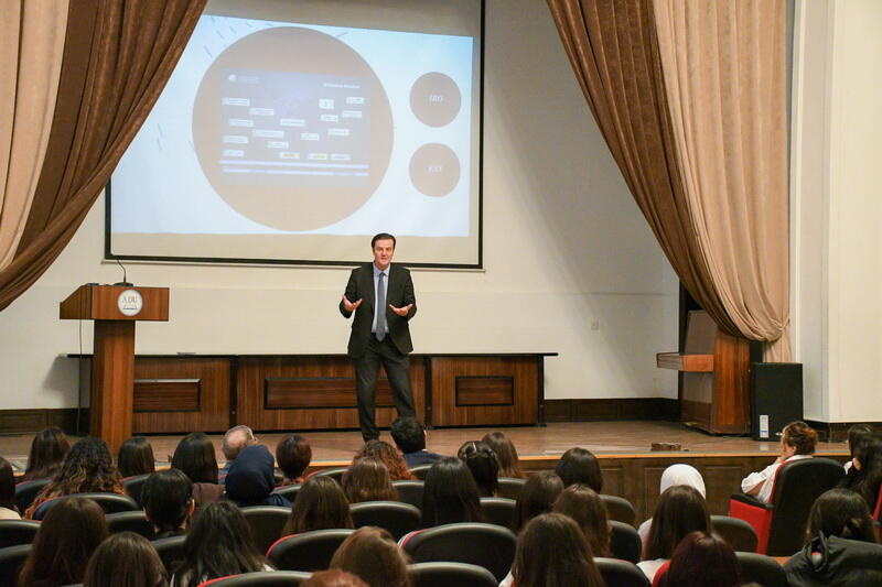 Европейская Азербайджанская Школа организует обучение по международной программе бакалавриата (IB) в высших учебных заведениях