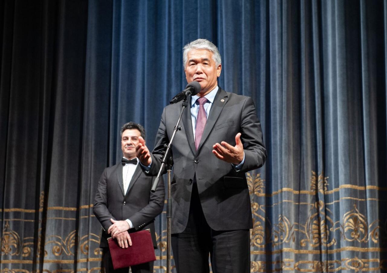 В Баку названы победители I Международного театрального фестиваля ТЮРКСОЙ