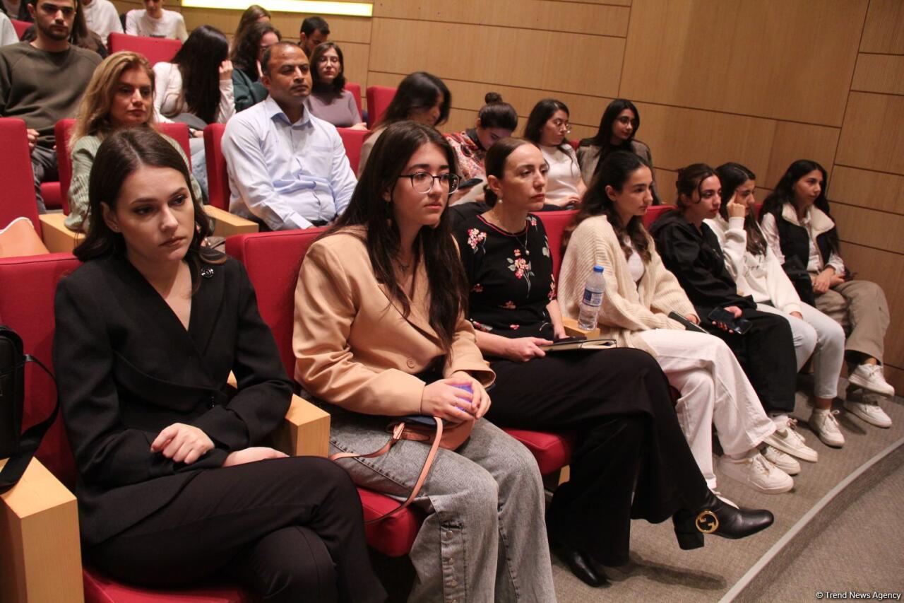 В Университете ADA состоялся концерт мастеров искусств, посвященный Дню Победы