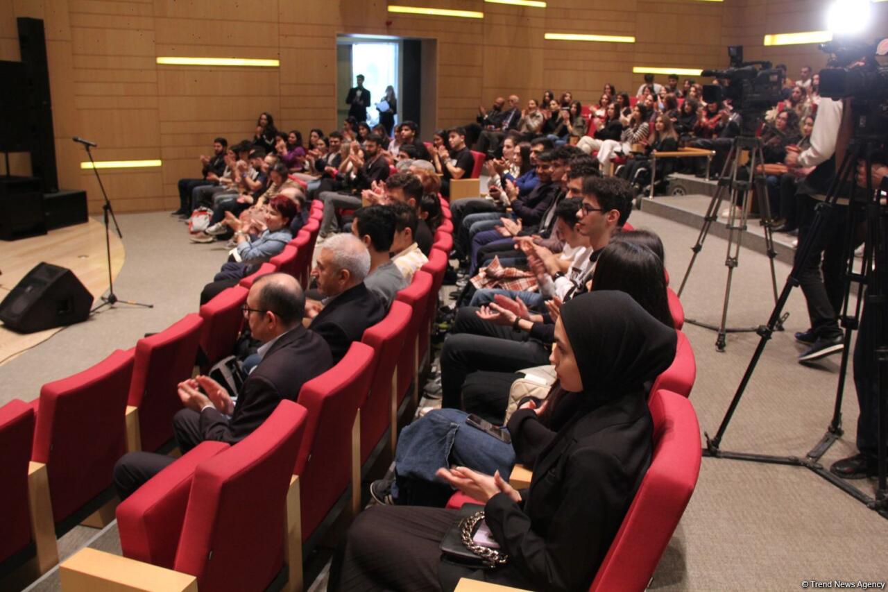 В Университете ADA состоялся концерт мастеров искусств, посвященный Дню Победы