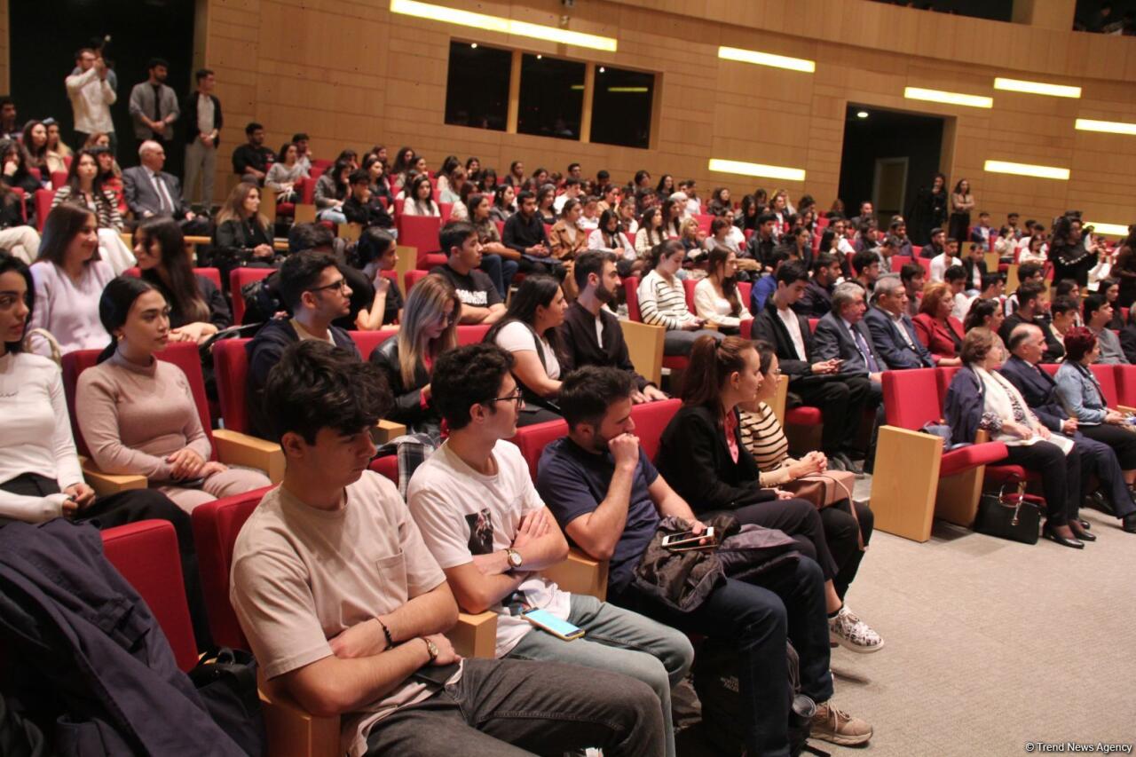 В Университете ADA состоялся концерт мастеров искусств, посвященный Дню Победы