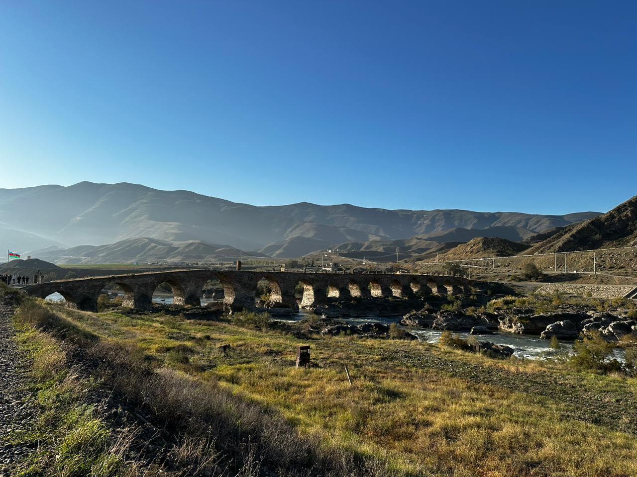 Международные путешественники в Худаферине