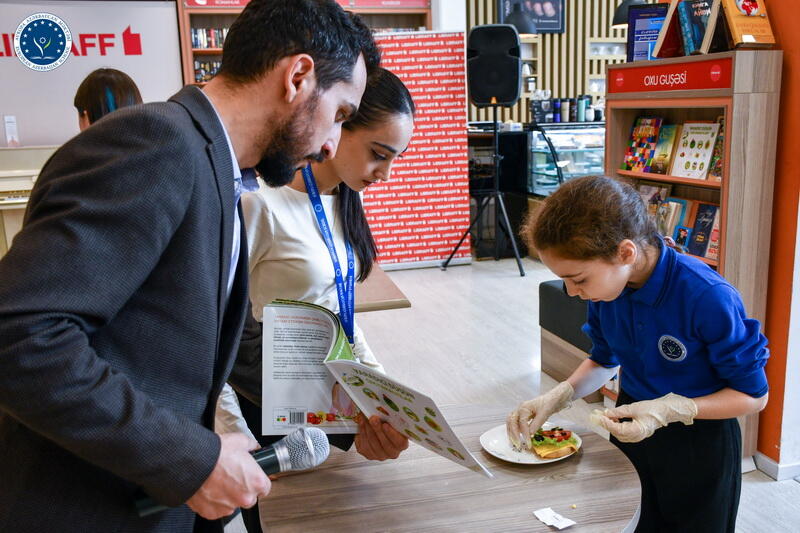 Европейская Азербайджанская Школа и сеть магазинов 'Libraff' успешно радует учеников сотрудничеством