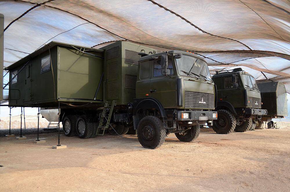 Müdafiə naziri təlim poliqonuna getdi, döyüş atışlarını izlədi