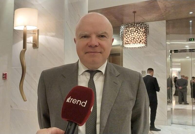 Европейский инвестиционный банк обсуждает с Азербайджаном развитие Среднего коридора