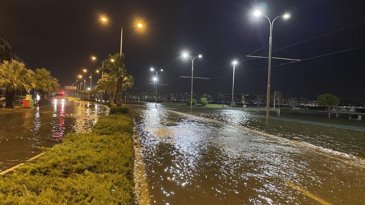 İzmirdə dəhşətli gecə