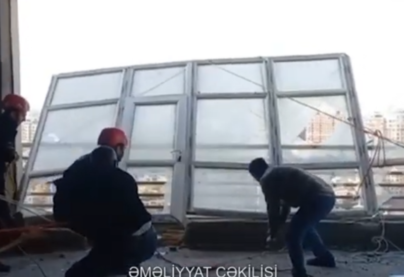 Güclü külək Bakıda fəsadlar törətdi