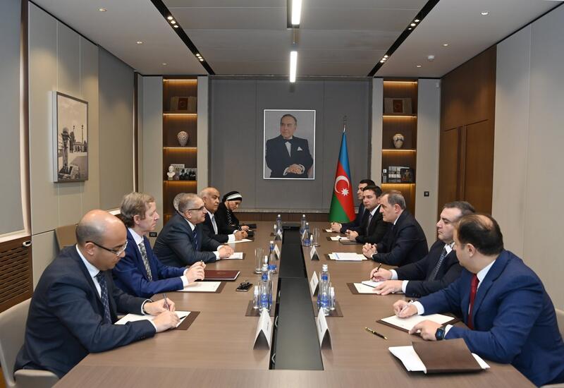 Джейхун Байрамов обсудил перспективы расширения существующих отношений с генсеком МИД Алжира