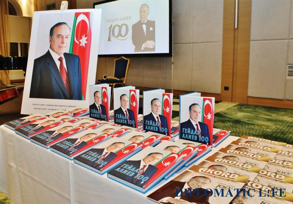 Bolqarıstanda “Heydər Əliyev - 100” kitabının təqdimatı və konsert proqramı keçirildi