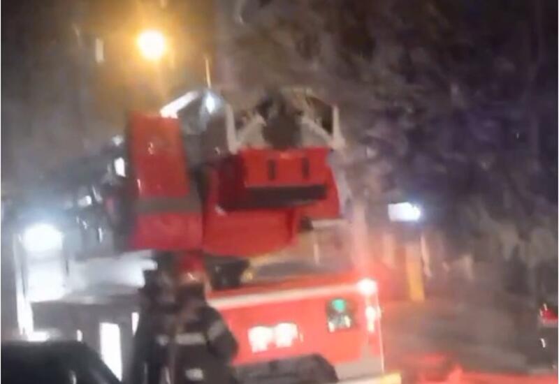 Пожар в жилом доме в Баку