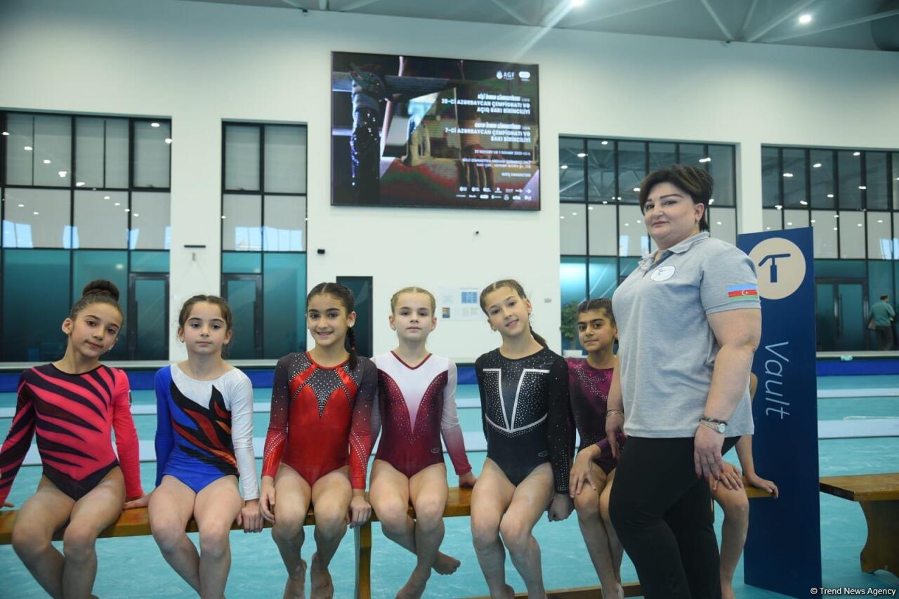 Проходят соревнования чемпионата Азербайджана и первенства Баку по мужской и женской спортивной гимнастике