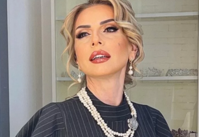 Məşhur aparıcıya