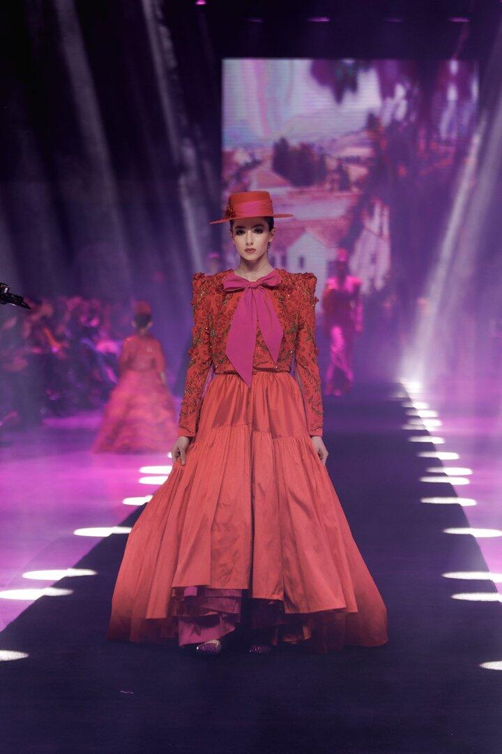 Baku Fashion Week 2023 – от огненного танца и роскошных тканей до национальных мотивов