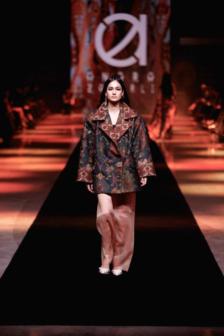 Baku Fashion Week 2023 – от огненного танца и роскошных тканей до национальных мотивов